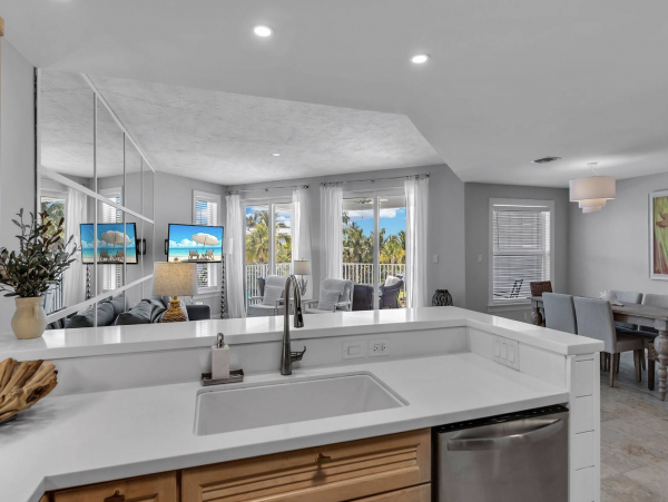 Three Bedroom Rental with Panoramic Ocean View in Islamorada